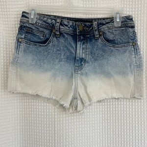 SNEAK PEAK Women’s Jean Shorts. Size M